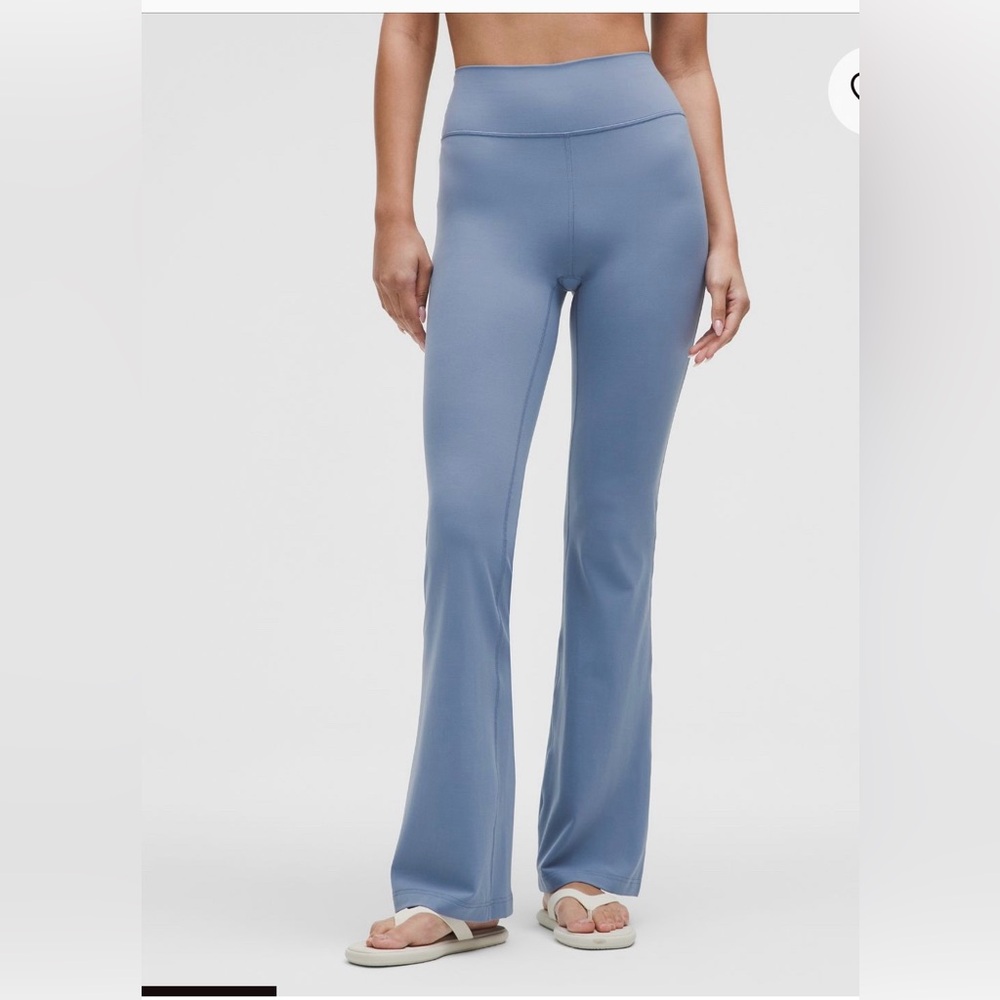 Lululemon groove high-rise flared leggings 
size 0 color light blue